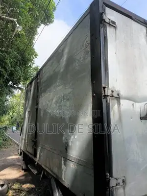 Isuzu ELF 1990 Lorry (Used)