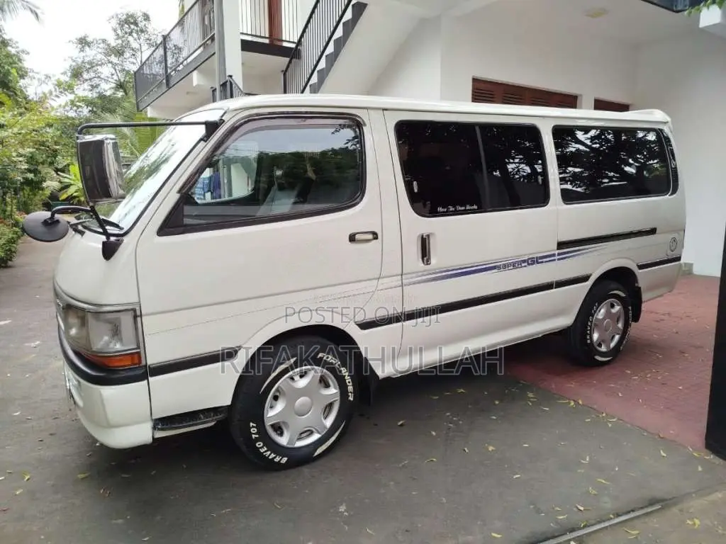 Toyota Dolphin HIACE LH113 2000 Van (Used)