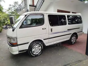 Toyota Dolphin HIACE LH113 2000 Van (Used)