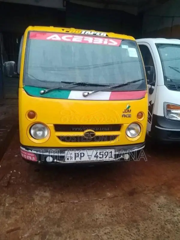 Tata Dimo Batta 2010 Lorry (Used)