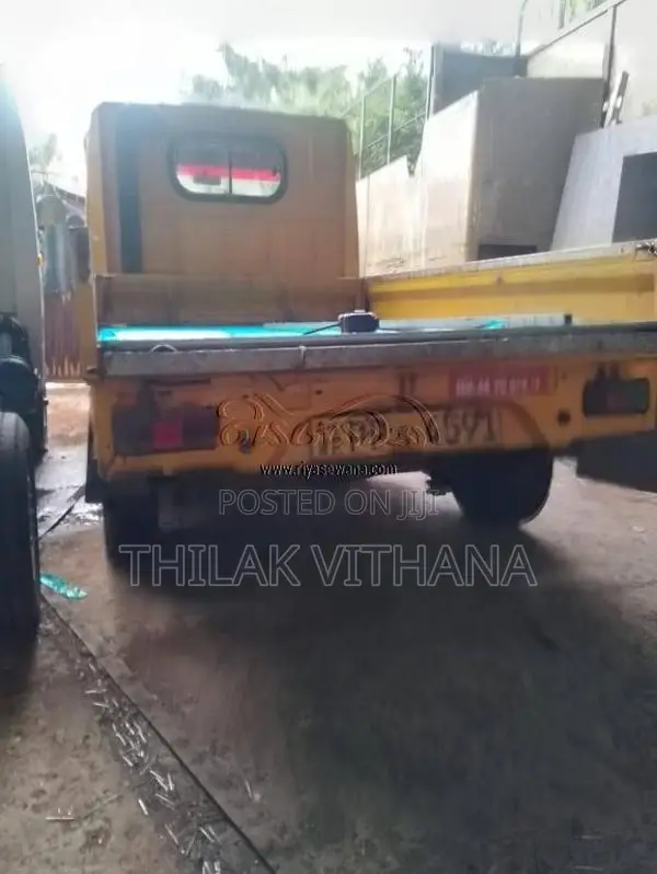 Tata Dimo Batta 2010 Lorry (Used)
