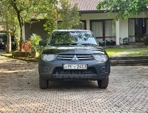 Mitsubishi L200 2WD 2013 Pickup (Used)
