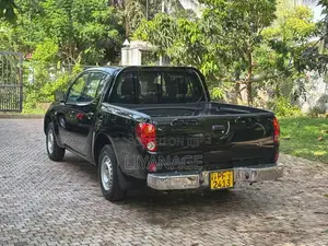 Mitsubishi L200 2WD 2013 Pickup (Used)