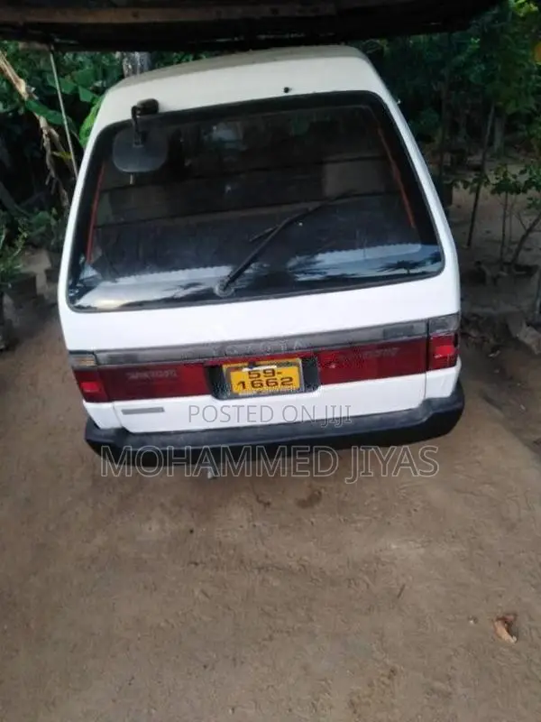 Toyota CR27 1991 Van (Used)