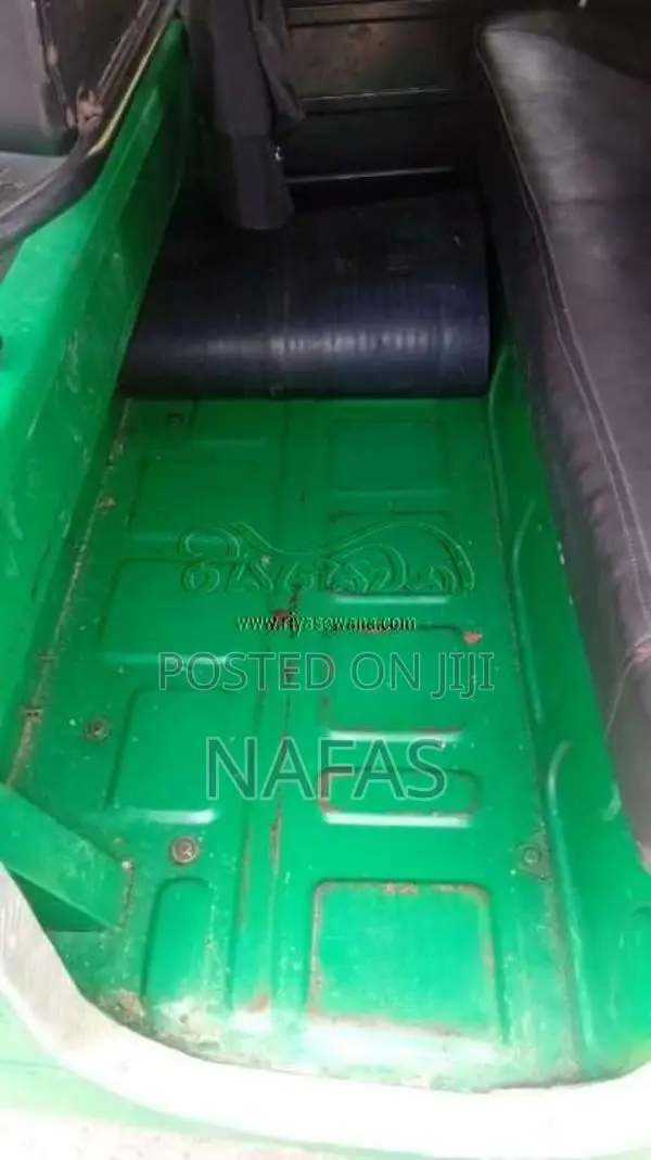 Bajaj 4 Stroke 2007 Three Wheel (Used)