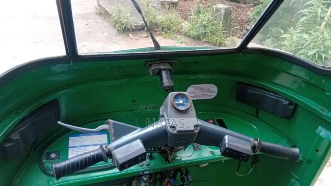 Bajaj 4 Stroke 2007 Three Wheel (Used)