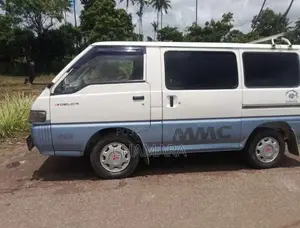 Mitsubishi PO5 1988 Van (Used)