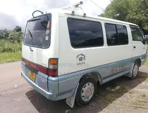 Mitsubishi PO5 1988 Van (Used)