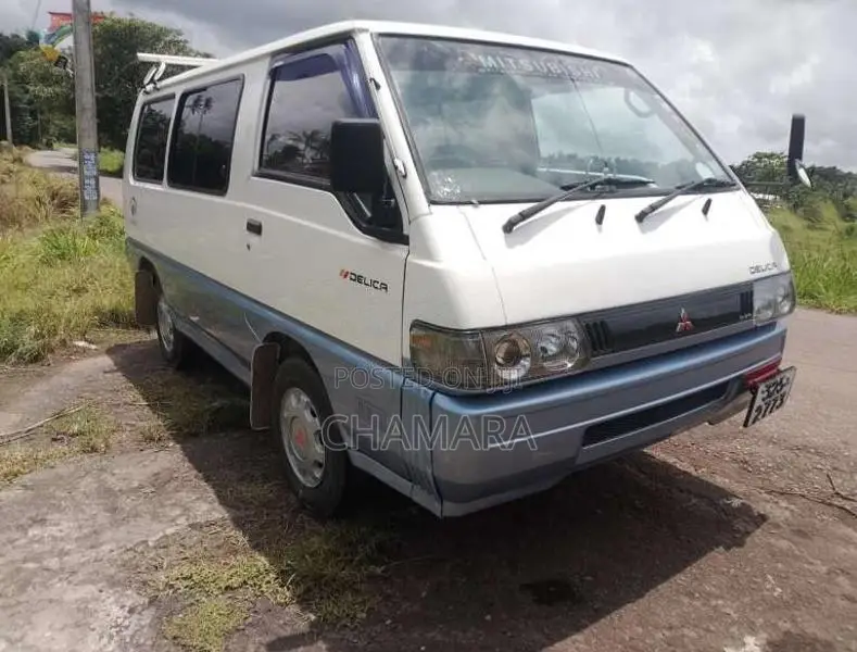 Mitsubishi PO5 1988 Van (Used)