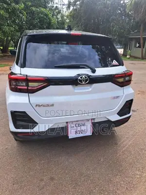 Toyota Raize 2024 SUV (Used)