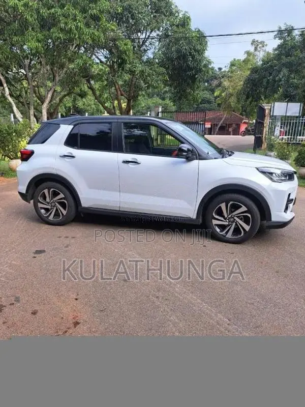Toyota Raize 2024 SUV (Used)