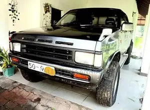 Nissan UBMD21 1990 Pickup (Used)