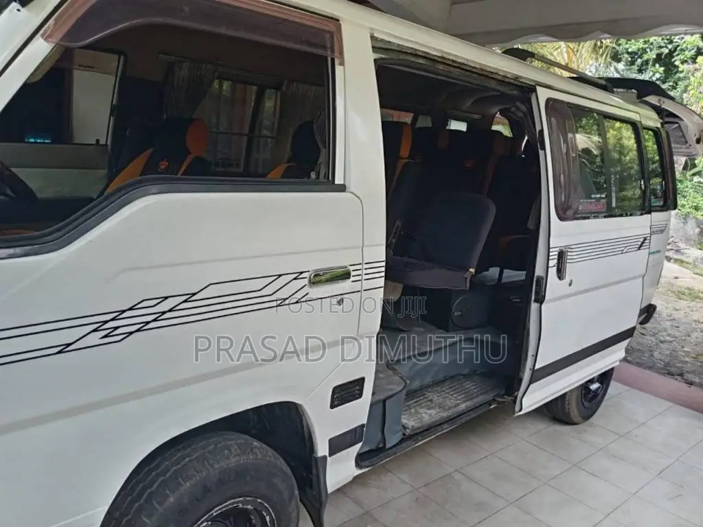 Nissan Caravan 1988 Van (Used)