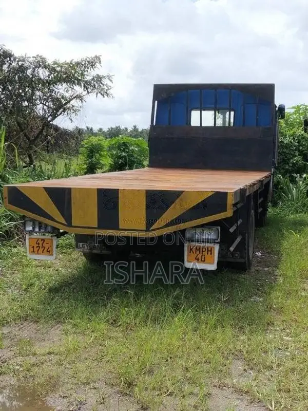 Ashok-Leyland Comet 1997 Lorry (Used)