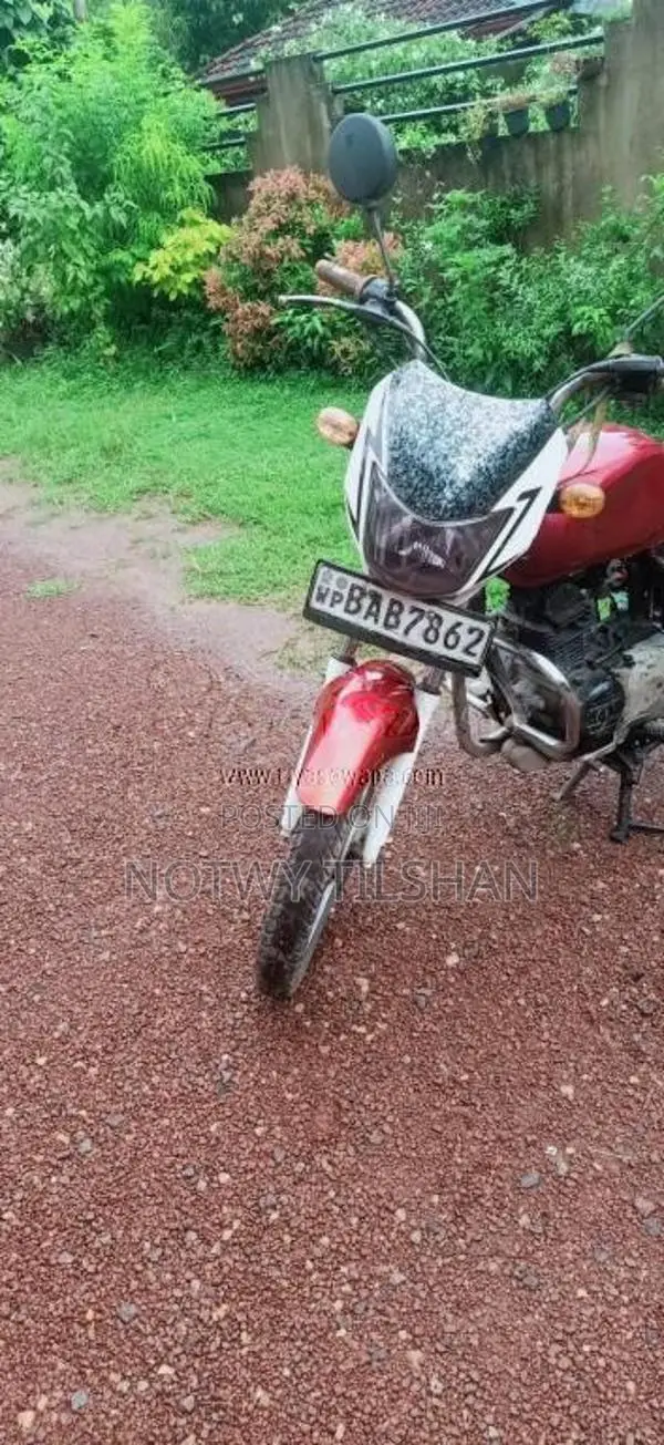 Bajaj CT-100 2012 Motorbike (Used)