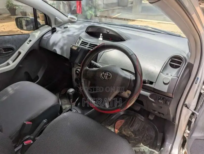 Toyota Vitz 2009 Car (Used)