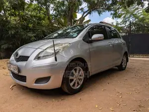 Toyota Vitz 2009 Car (Used)