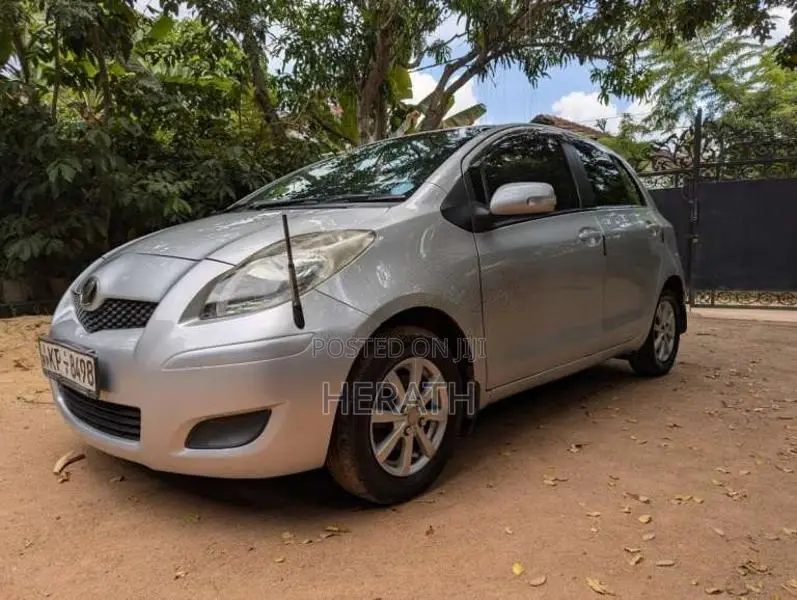 Toyota Vitz 2009 Car (Used)