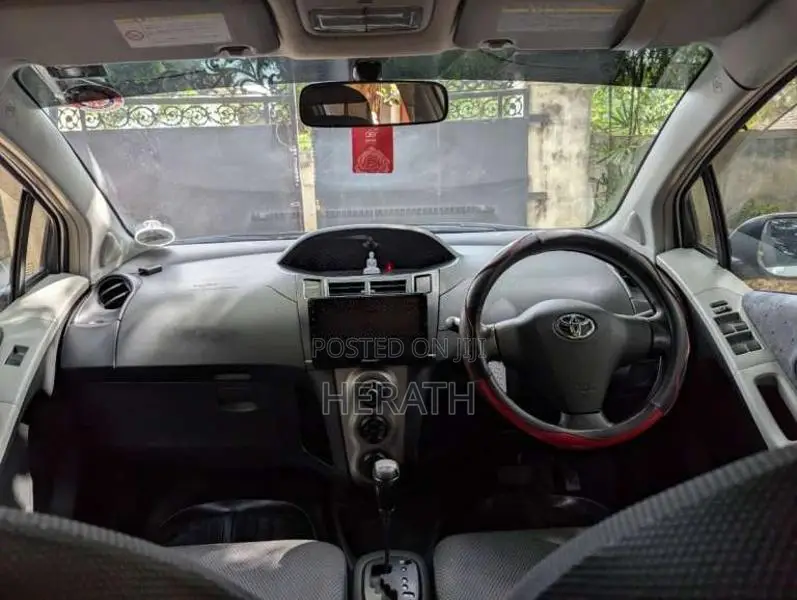 Toyota Vitz 2009 Car (Used)