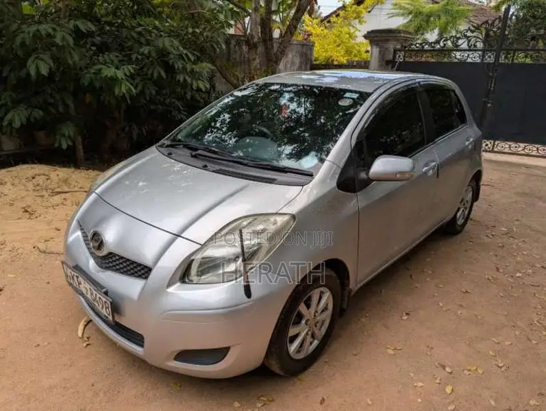 Toyota Vitz 2009 Car (Used)