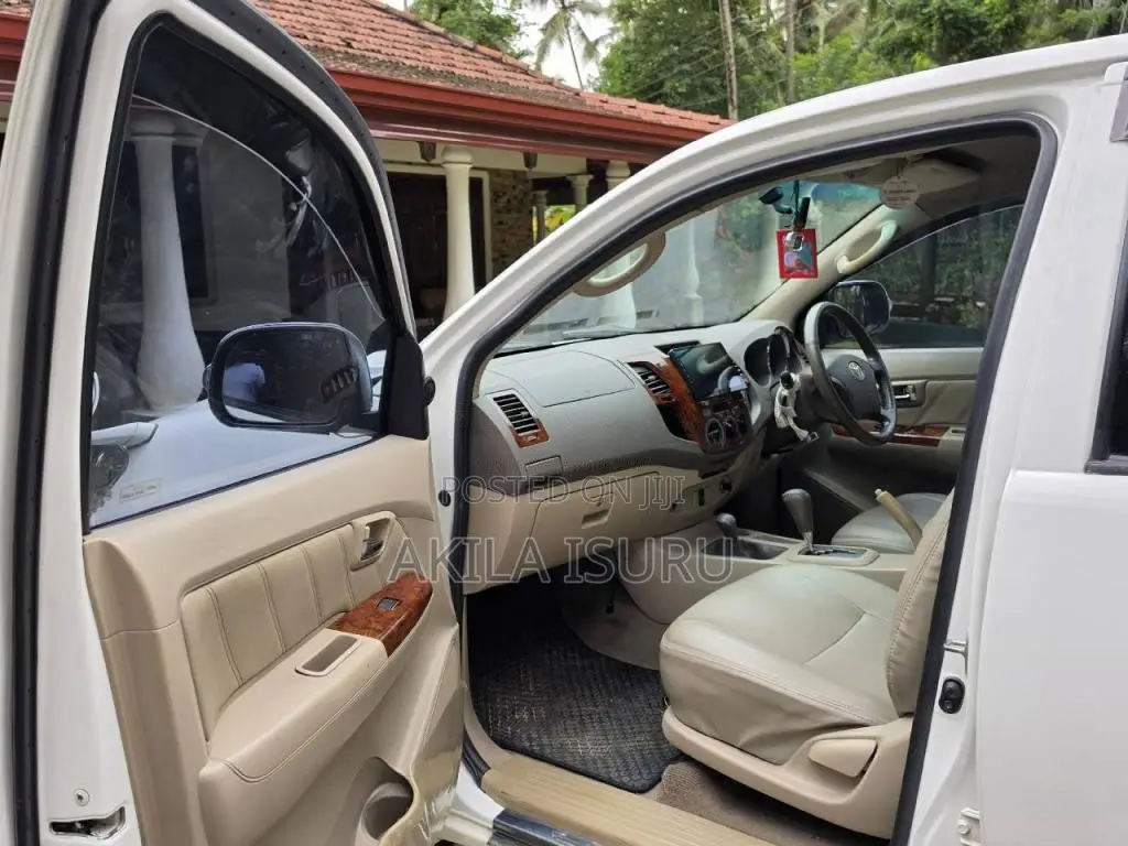Toyota Hilux Vigo 2006 Pickup (Used)
