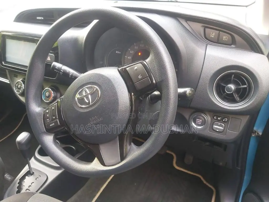 Toyota Vitz 2016 Car (Used)