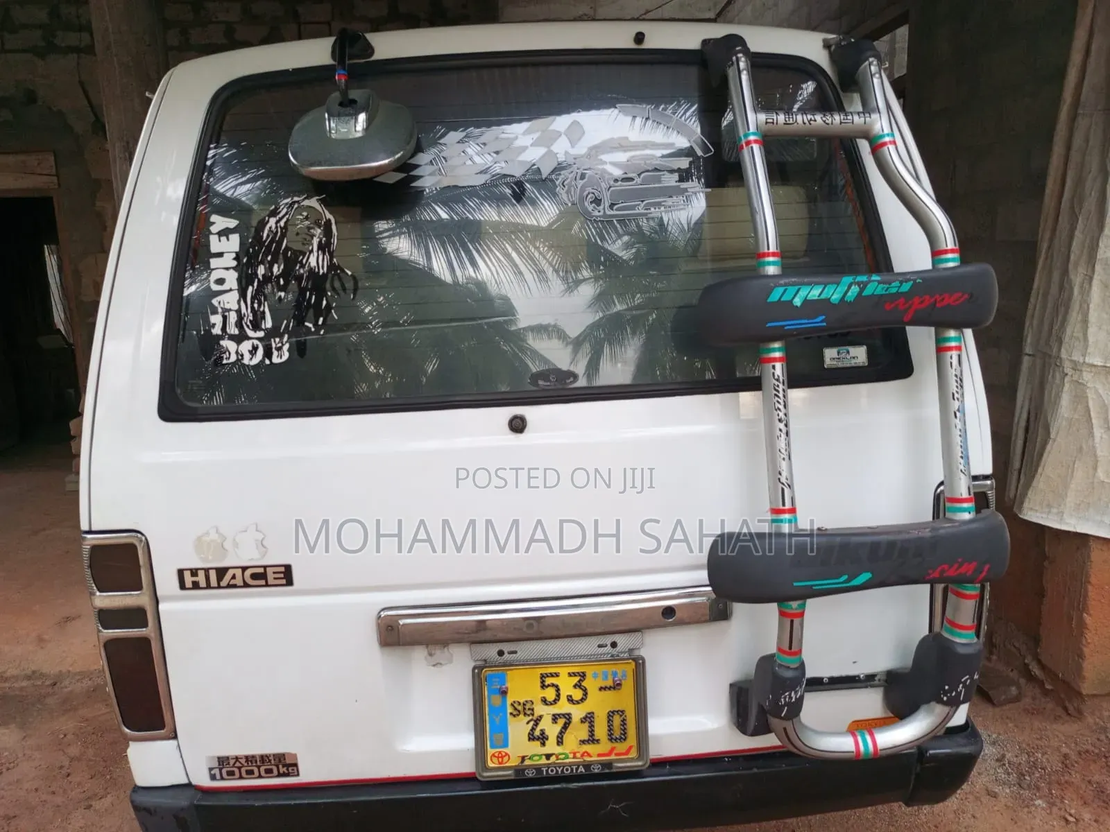 Toyota Hilux 1988 White