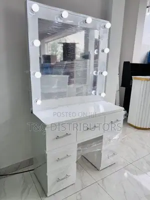 Hollywood Dressing Table