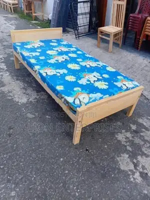 Single Bed with Mattress 6×3