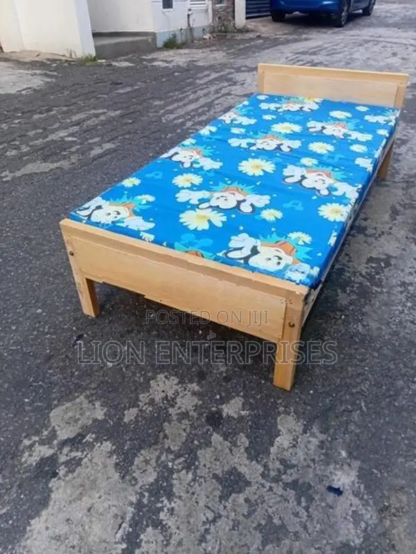 Single Bed with Mattress 6×3