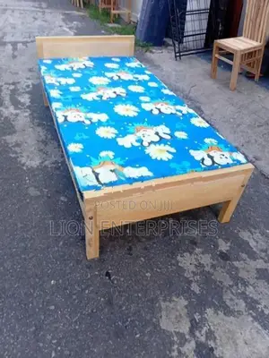 Single Bed with Mattress 6×3