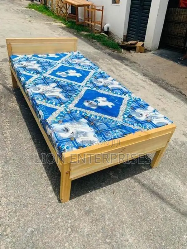 Bed and Single Layer Mattress