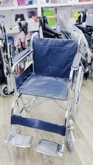 Wide-Seat Folding Wheelchair / Basic