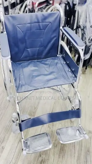 Wide-Seat Folding Wheelchair / Basic