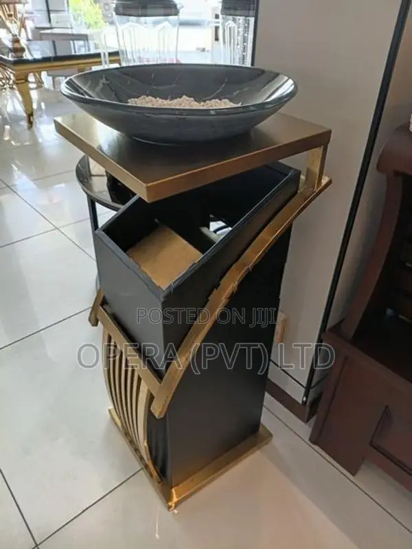 Luxurious Dust Bin