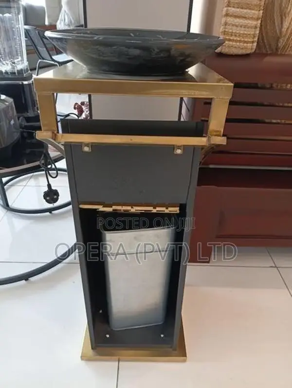 Luxurious Dust Bin