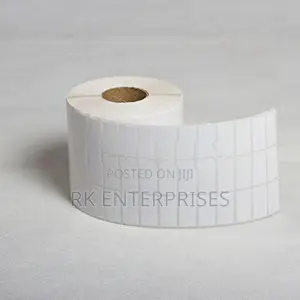 Thermal Transfer 30MM X 15MM 3UPS 10000 Pcs Barcode Sticker Roll