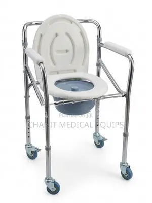 Commode chair with wheel