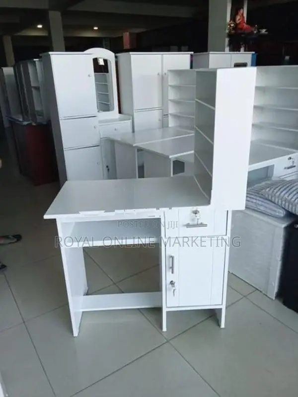 nail table (Q-20)