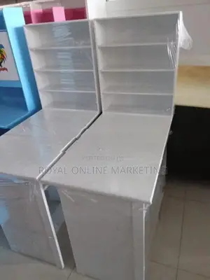 nail table (Q-20)
