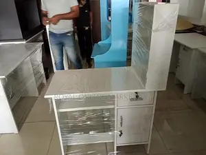 nails making table (Q-25)