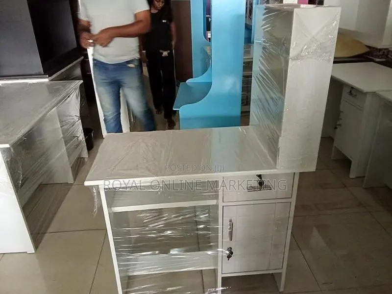 nails making table (Q-25)