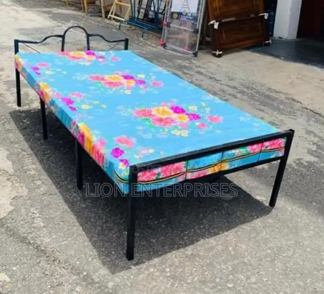 Single Bed with Mattress 6×3