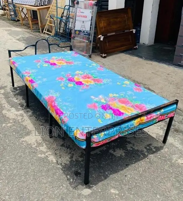 Single Bed with Mattress 6×3