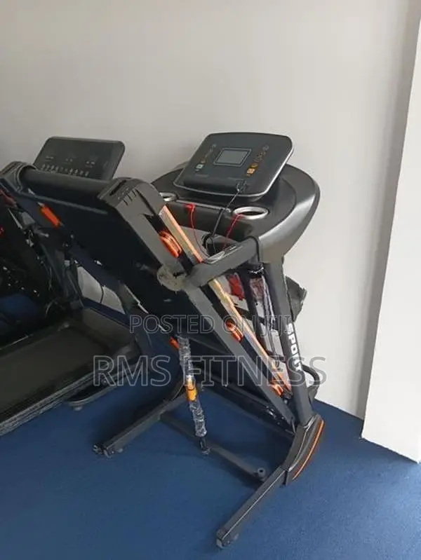 Brand New Treadmill with Vibration Belt and Dumbbells /Twister -S9