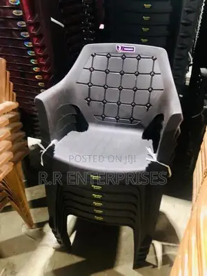 Piyestra Chair