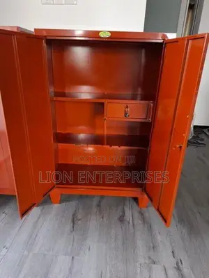 4×2.5 Ft Steel Half Cupboards