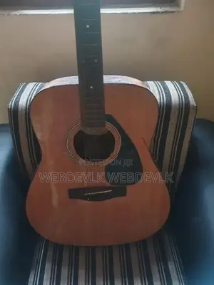 Yamaha F310 Dreadnought Acoustic Guitar