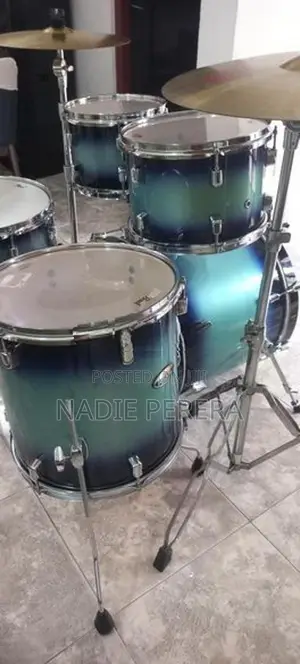 Pearl Decade Drum Set
