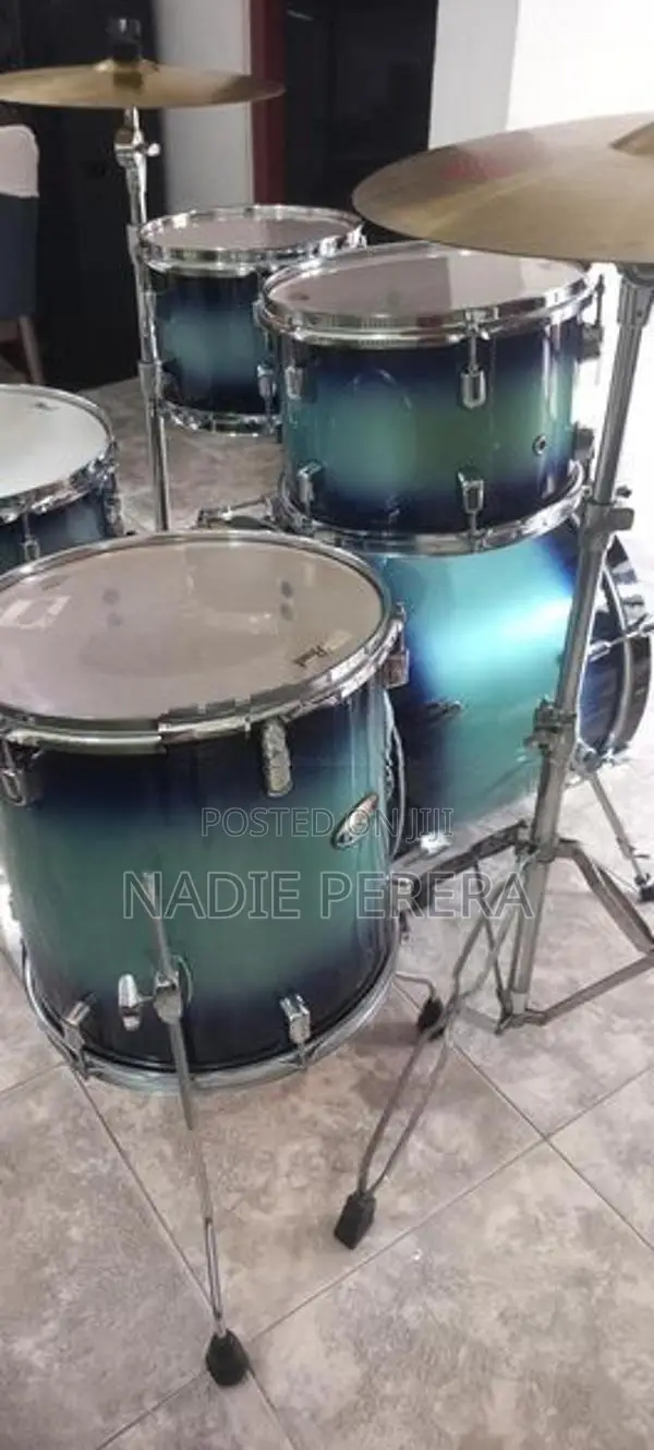 Pearl Decade Drum Set